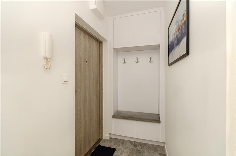 Posiadamy do wynajęcia po kapitalnym remoncie, kom miniaturka 5