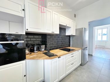 Mieszkanie w kamienicy/parter/ Pl. Piłsudskiego