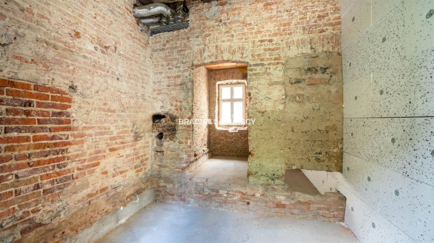 | Stare miasto | Lokal 18,47 m² | Oficyna miniaturka 8