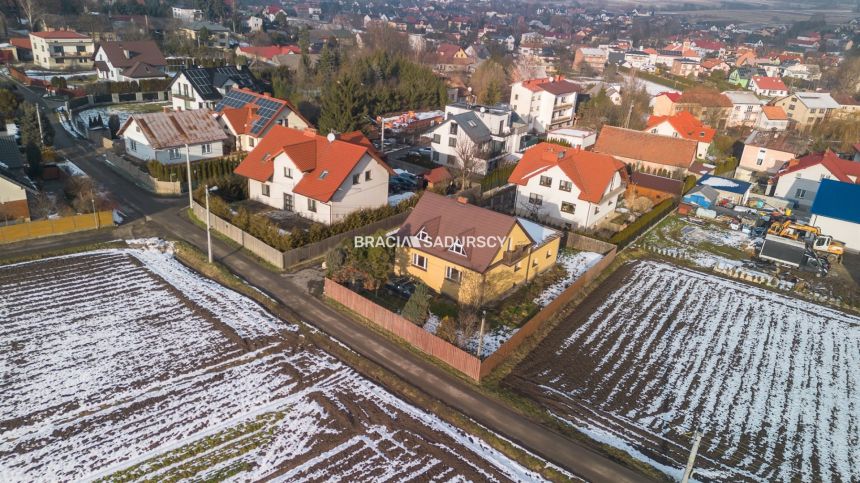 Dom wolnostojący w Zielonkach, duża działka miniaturka 12