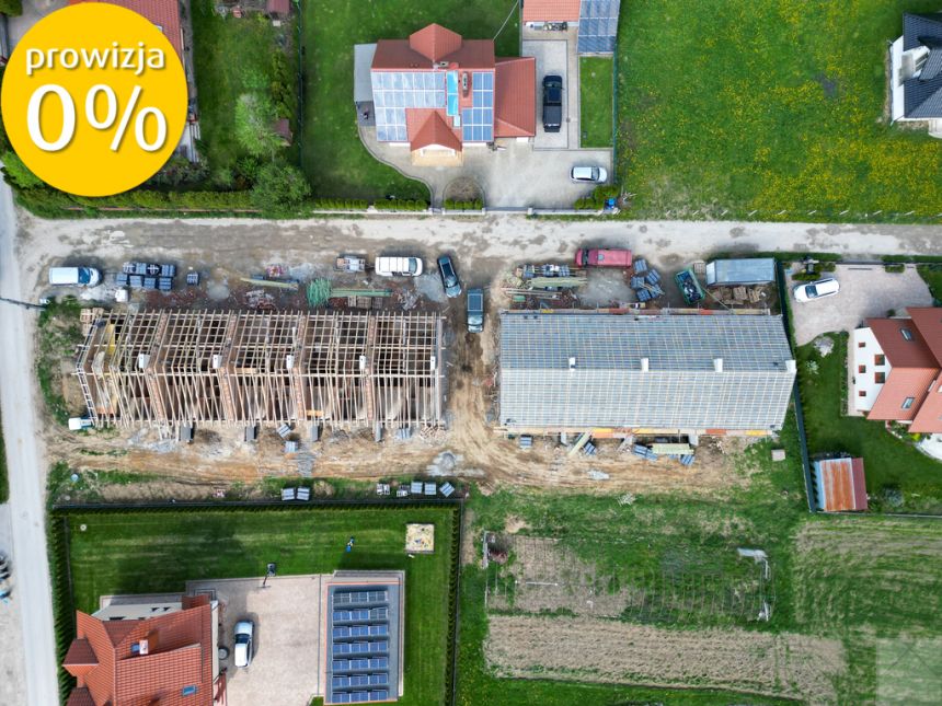 Nowoczesne domy w zabudowie szeregowej z ogrodem miniaturka 12