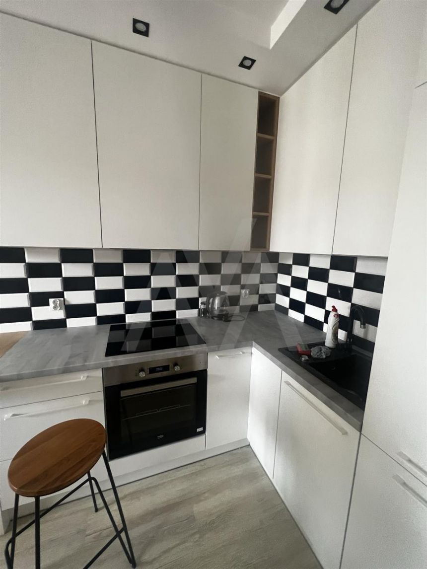 Apartament - wyposażony i umeblowany miniaturka 14