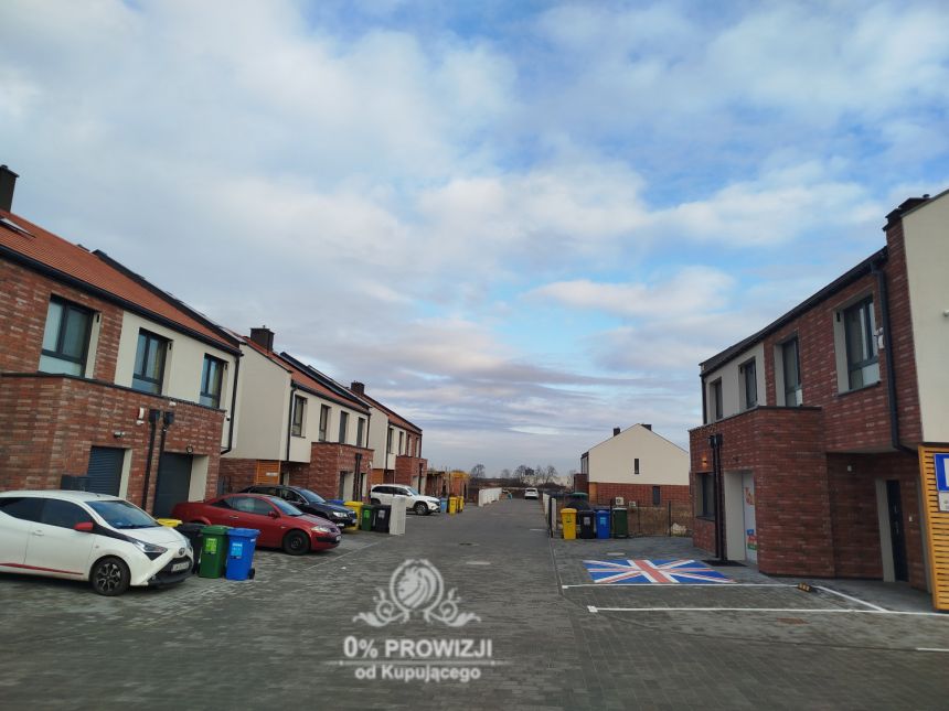 Piękny domek w dobrej lokalizacji z ogrodem/garaż dwustanowiskowy miniaturka 9
