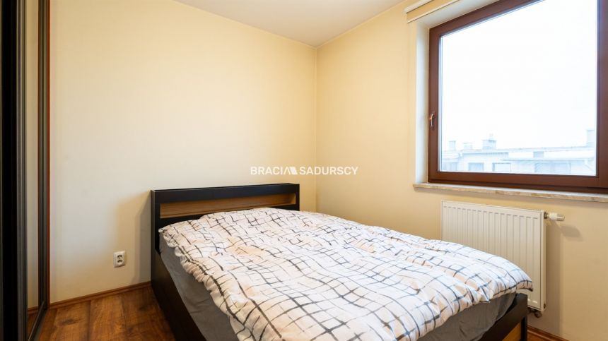 2pok z dużym balkonem i miejscem postojowym. miniaturka 7