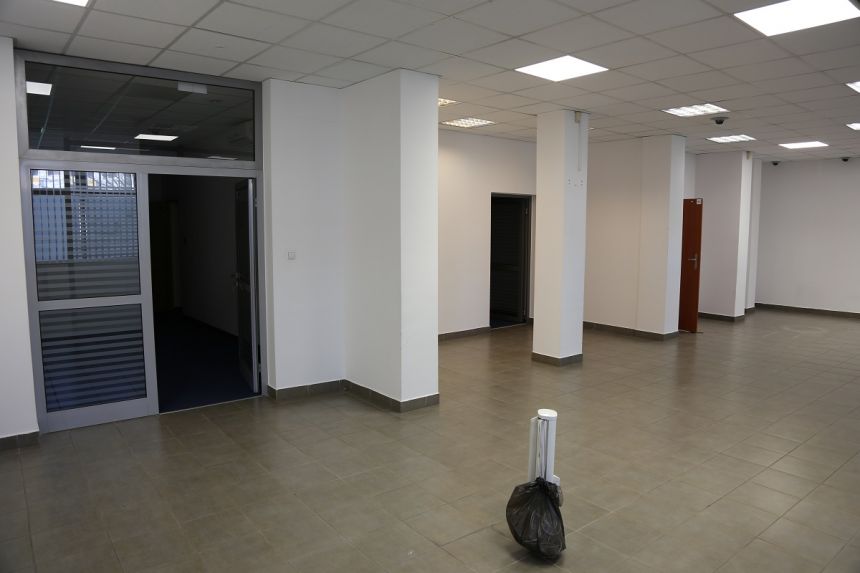Zielona Góra, ul. Kraljevska 7 lok.G atrakcyjny lokal sprzedaż z najmem zwrotnym miniaturka 6