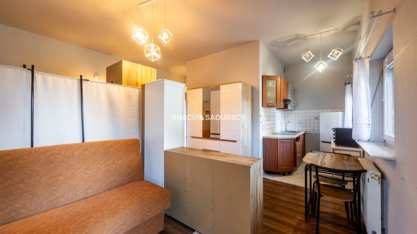 Komfortowe przestronne mieszkanie w apartamentowcu miniaturka 12