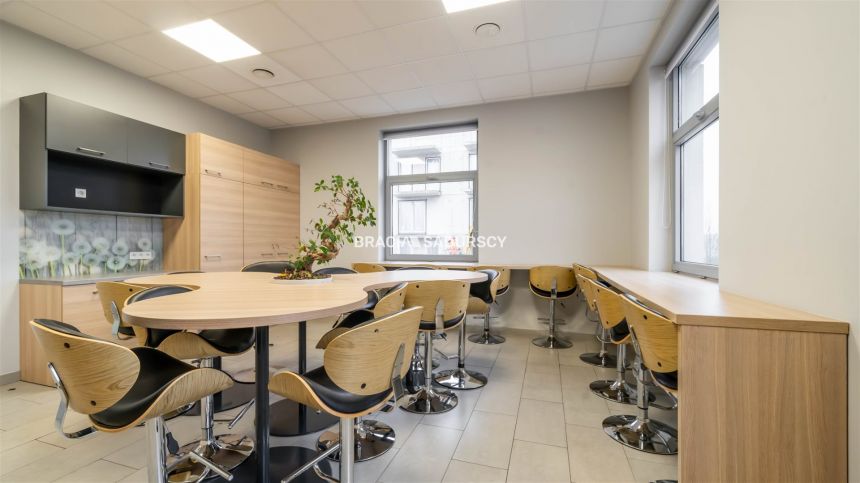 Powierzchnia biurowa z parkingiem  - 400m2 miniaturka 31