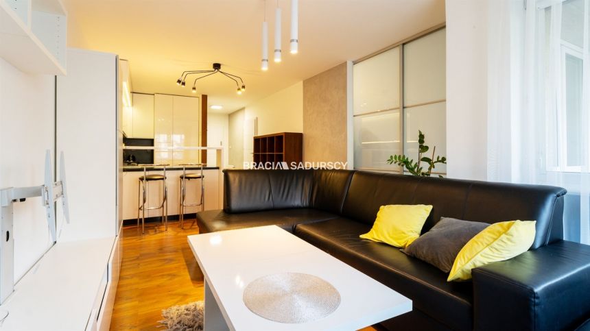 2 pokoje, balkon, Pilotów – nowoczesne i ciche miniaturka 2