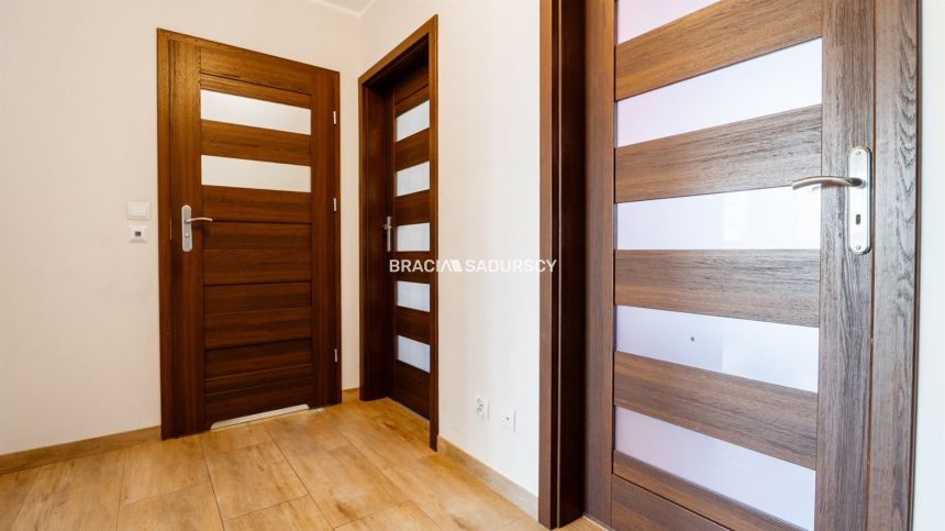 Komfortowy apartament 3 pok. z parkingiem gratis miniaturka 13