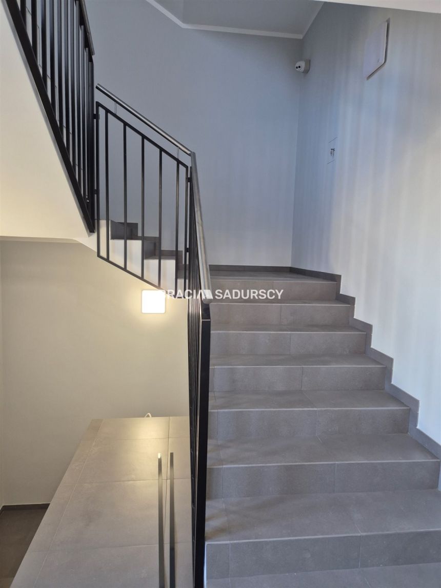 Wolnostojący obiekt biurowy- 300m2!!! miniaturka 21