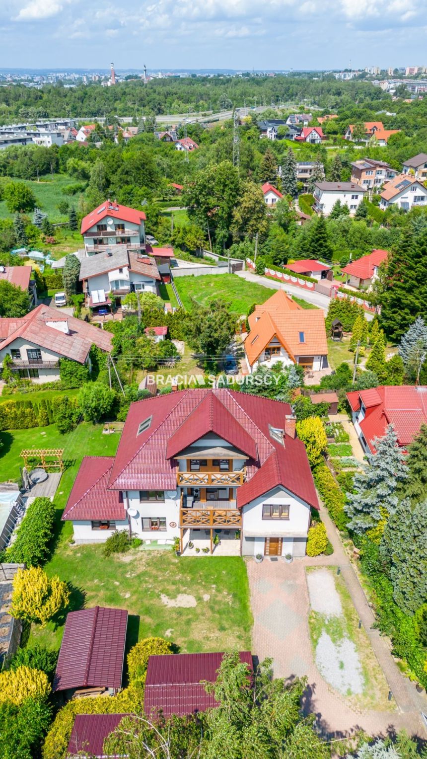 Dom w Swoszowicach 275m2 z dużą działką miniaturka 9