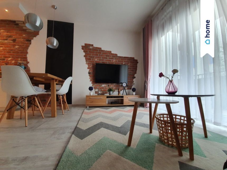 Ładne 2 pokoje, bliskość stacji tramwajowej.   WAT miniaturka 7