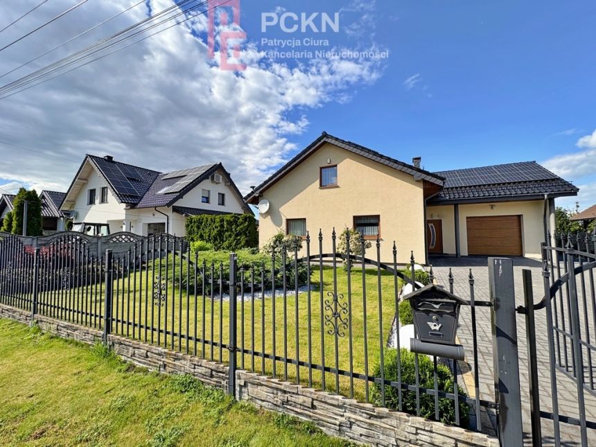 parterowy dom z fotowoltaiką i garażem Grodków miniaturka 2