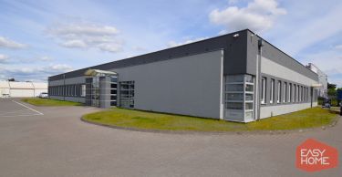 Lokal 90 m2, podzielony na 7 biur, klima., parking