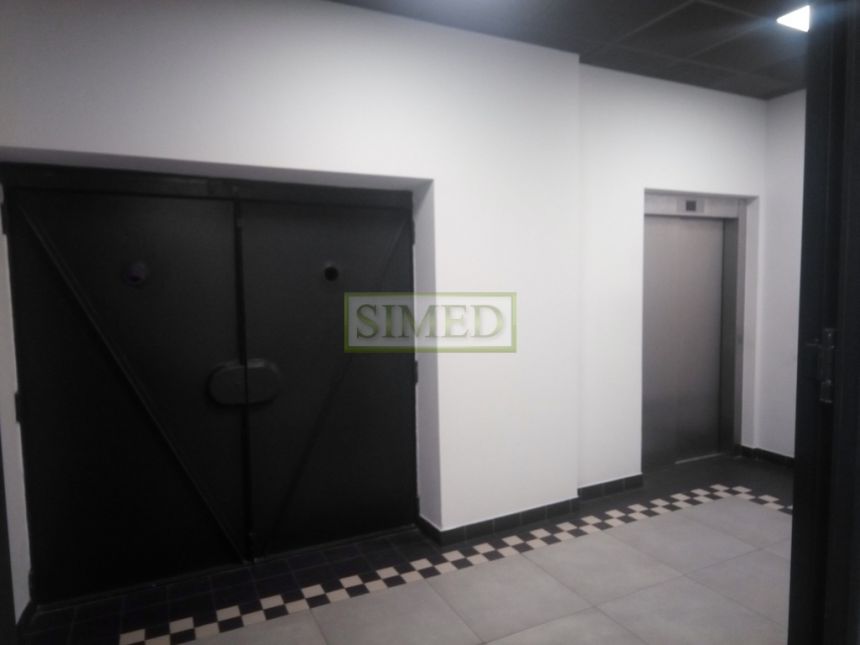 Otwarta przestrzeń,obiekt pofabryczny,wys 4,5m 24h miniaturka 3