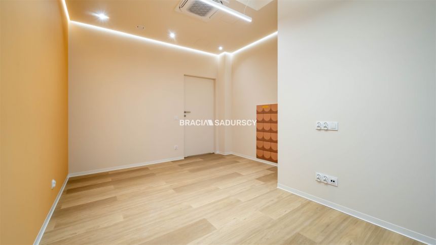 Lokal wykończony/ 108m2/ świetna lokalizacja miniaturka 22