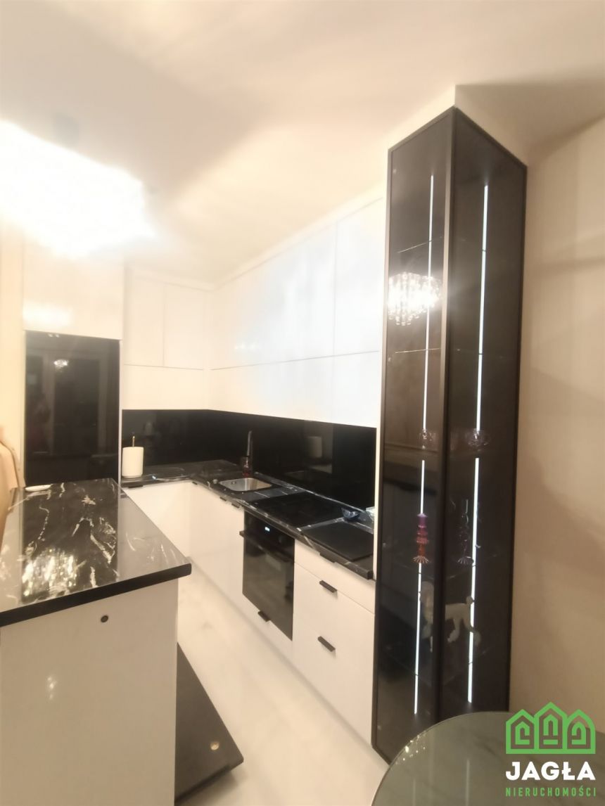 Komfortowy apartament!  Pięknie wykończony. miniaturka 4