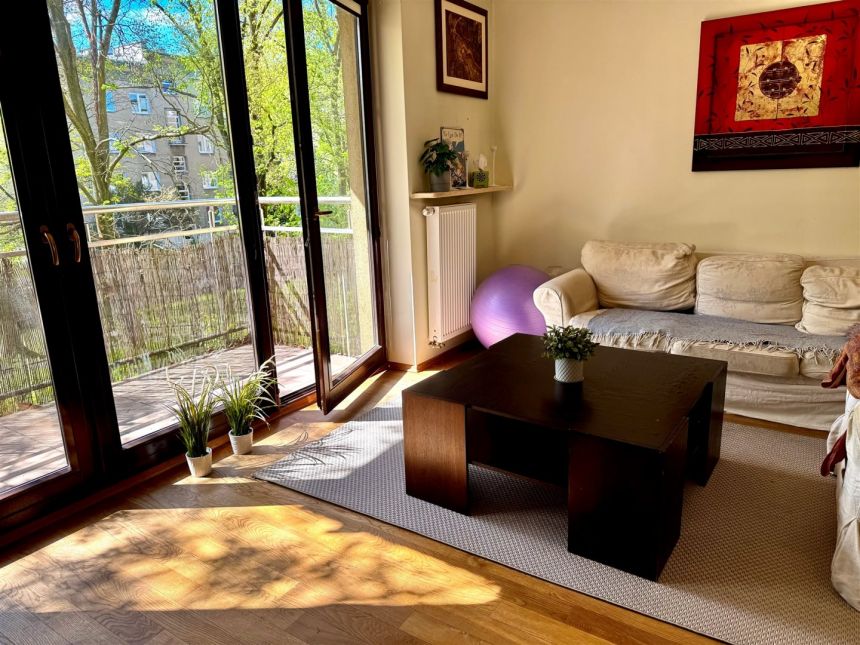Nowoczesny, wygodny apartament z garażem w Centrum miniaturka 3