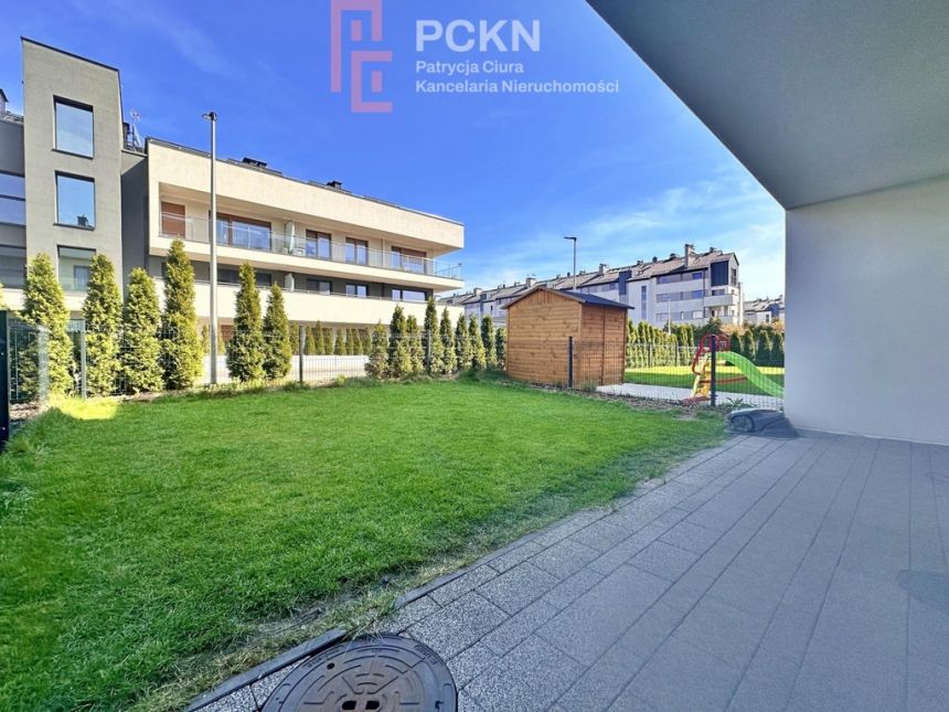 Apartament z ogródkiem i mp w garażu w cenie! miniaturka 3