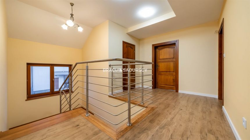 Wysoki standard, ponad 300 m2, 12,5 arowa działka miniaturka 23