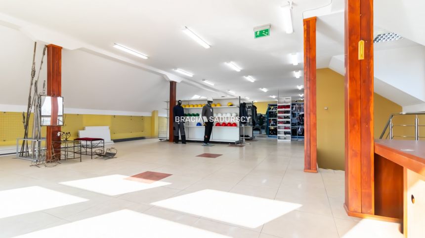 Lokal na wynajem / 200 m2 / parking miniaturka 4