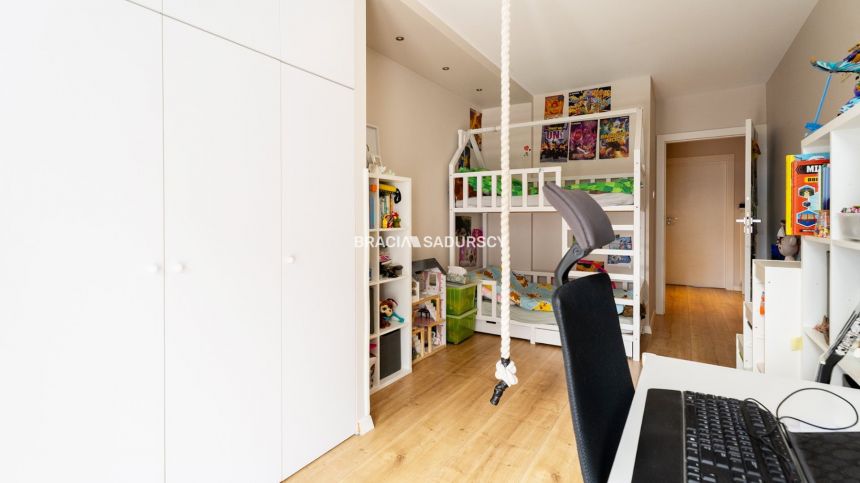 3 pokoje, dwa balkony, po remoncie miniaturka 28