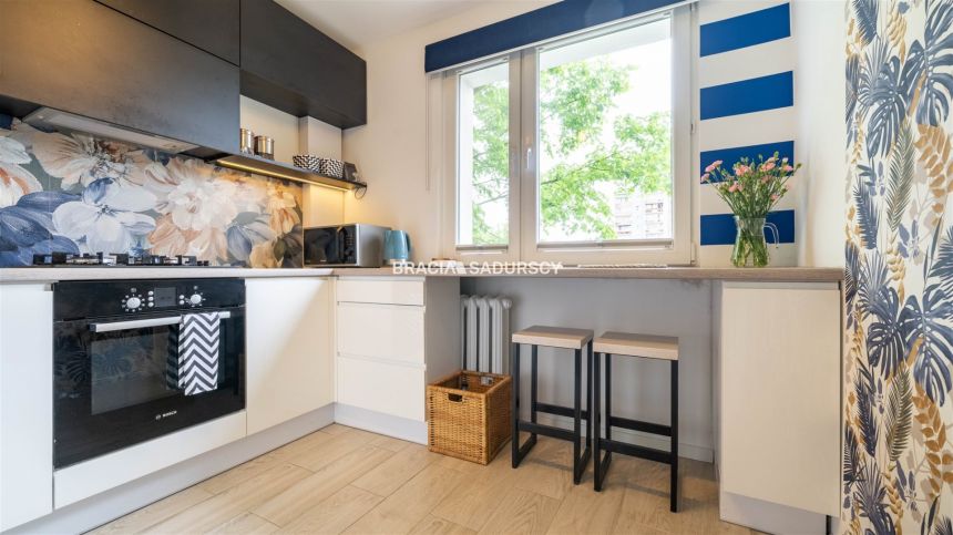 GUSTOWNE, ZADBANE,  2-POKOJOWE Z ODDZIELNĄ KUCHNIĄ miniaturka 9