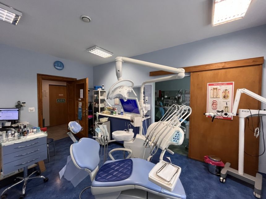 Sprzedam lub wynajmę gabinet stomatologiczny 101m2 miniaturka 3