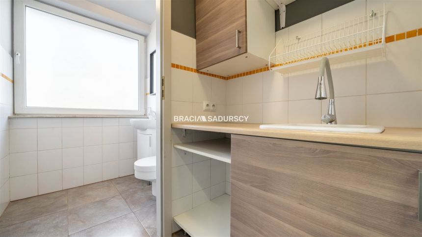 Lokal na wynajem / biuro / usługi / ul. Centralna miniaturka 11