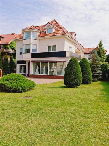 Dom z lokalem usługowym Gdynia Mały Kack