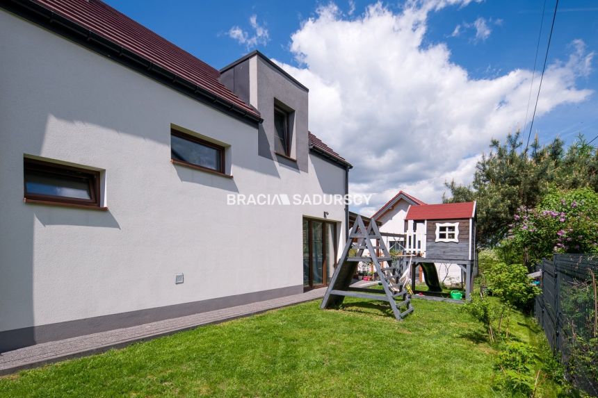 Garaż, ogród i świetna komunikacja. 5 pokoi, 130m2 miniaturka 10