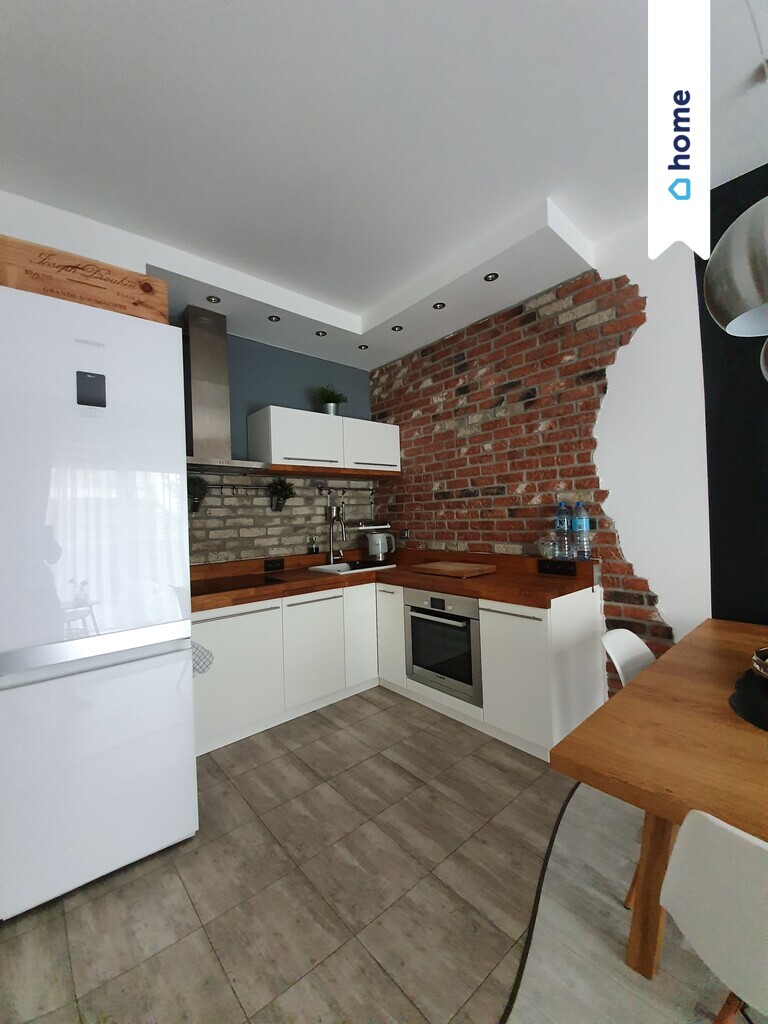 Ładne 2 pokoje, bliskość stacji tramwajowej.   WAT miniaturka 11