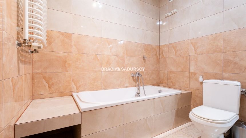 2pok z dużym balkonem i miejscem postojowym. miniaturka 11