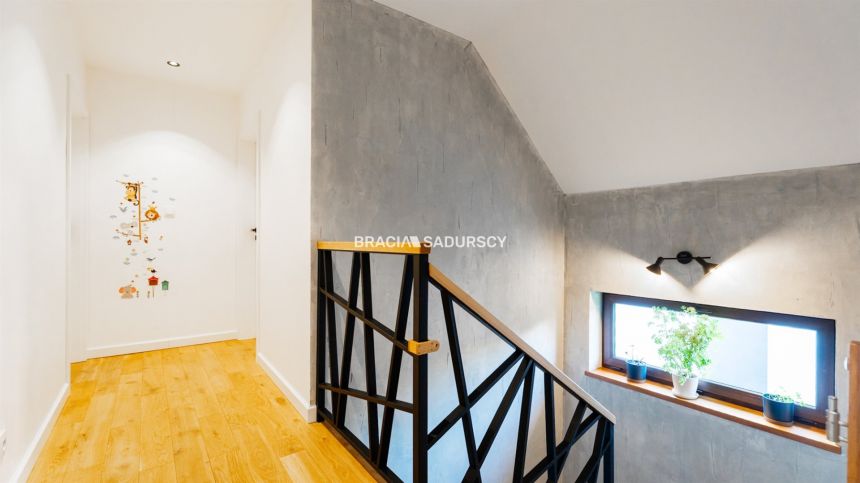 Garaż, ogród i świetna komunikacja. 5 pokoi, 130m2 miniaturka 31