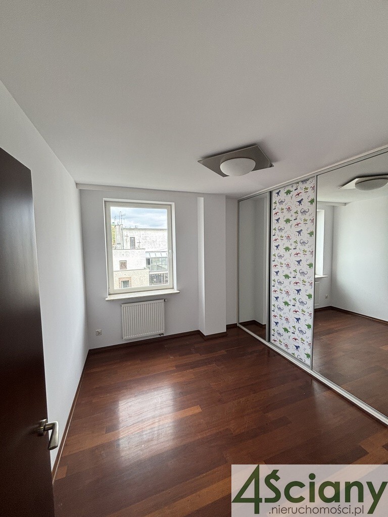 Komfortowy 4-pokojowy apartament na Woli miniaturka 11