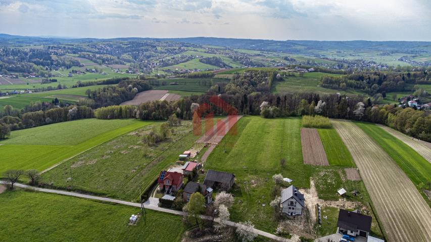 Na wzgórzu, z zapierającym dech w piersiach widokie miniaturka 8