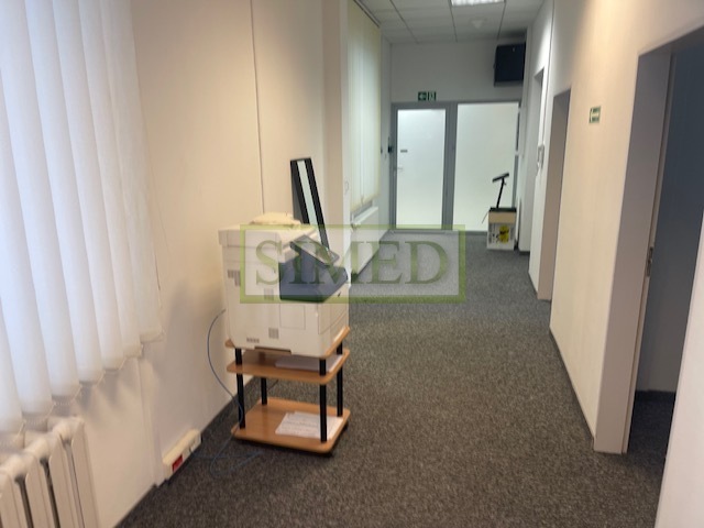 3 pokoje, biurowiec ,parking ,dostęp24h,własne wc miniaturka 3