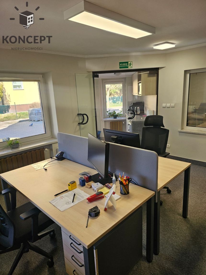Hala magazynowa 220m2 oraz biuro 86m2 Kamieńskiego miniaturka 3