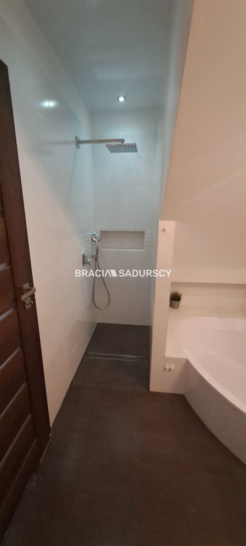 Apartament z dużym ogrodem | ul. Burgundzka miniaturka 13