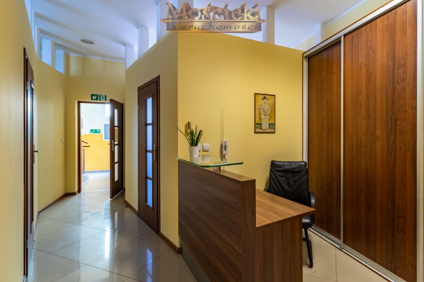 Sprzedam budynek biurowy miniaturka 3