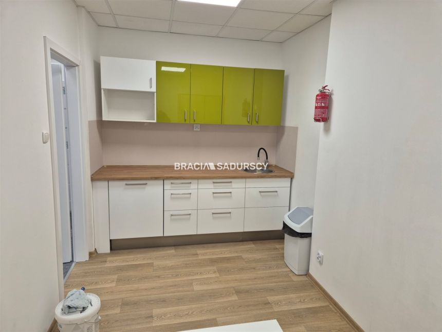 150m2 w biurowcu,ok. ul. Mogilskiej miniaturka 5