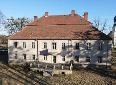 Na Sprzedaż Barokowy Dwór Biskupice, Opolskie.