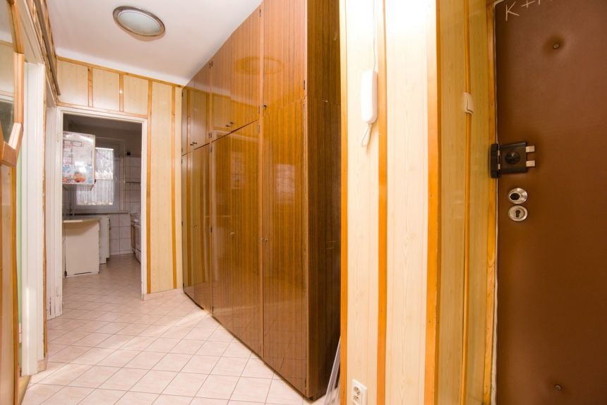 3 pokoje, balkon, ciepła woda z sieci, garaż miniaturka 7