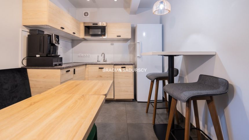 Budynek biurowy, 400m2 miniaturka 10