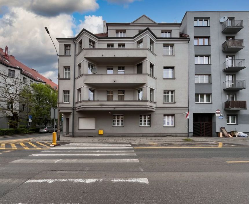 Sprzedam lub wynajmę gabinet stomatologiczny 101m2 miniaturka 2