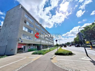 Narożny lokal na wynajem 64,67m2