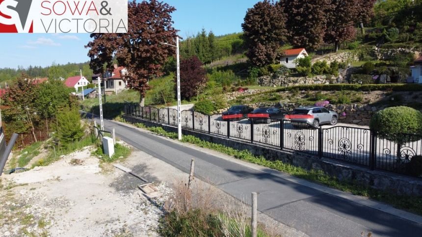 Działka z rozpoczętą budową z widokiem na góry miniaturka 12