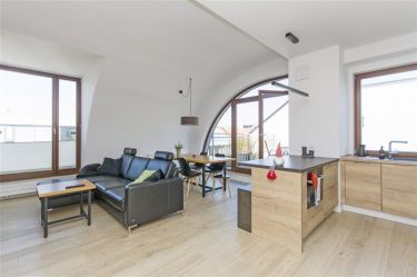 Posiadamy do wynajęcia atrakcyjny apartament o pow