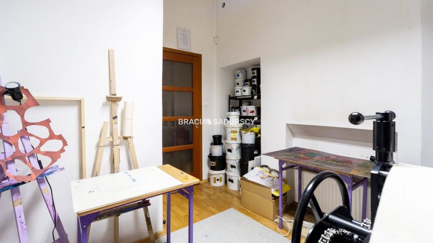 Centrum Krakowa. Lokal na parterze. miniaturka 7