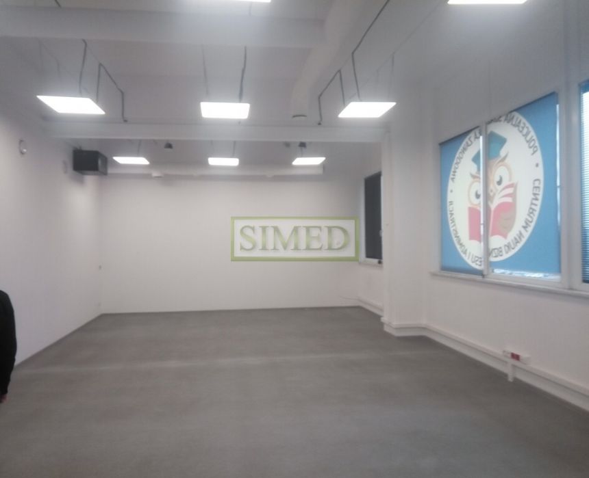 Biuro  44m 2 , duży pokój  w byłej fabryce Włochy miniaturka 5